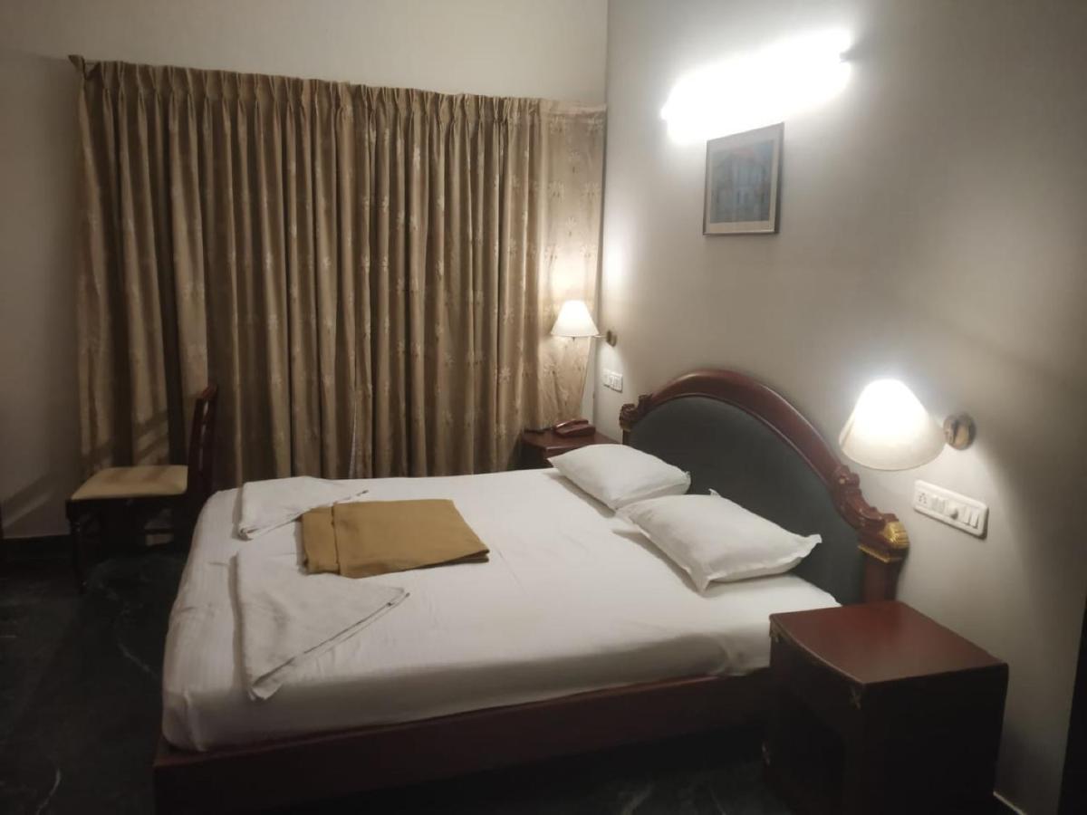 KochiKarthika Residency公寓 外观 照片
